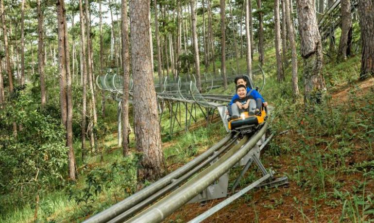 The 2400m Alpine Coaster Activities in Da Lat